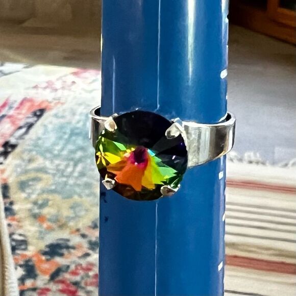 Handcrafted sparkly ring made with medium vitrail Swarovski crystal adjustable - Picture 4 of 6